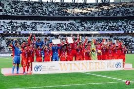 爆了！詹皇暂停斜眼瞪队友，这表情连东契奇都顶不住，何况是顿宝呢？